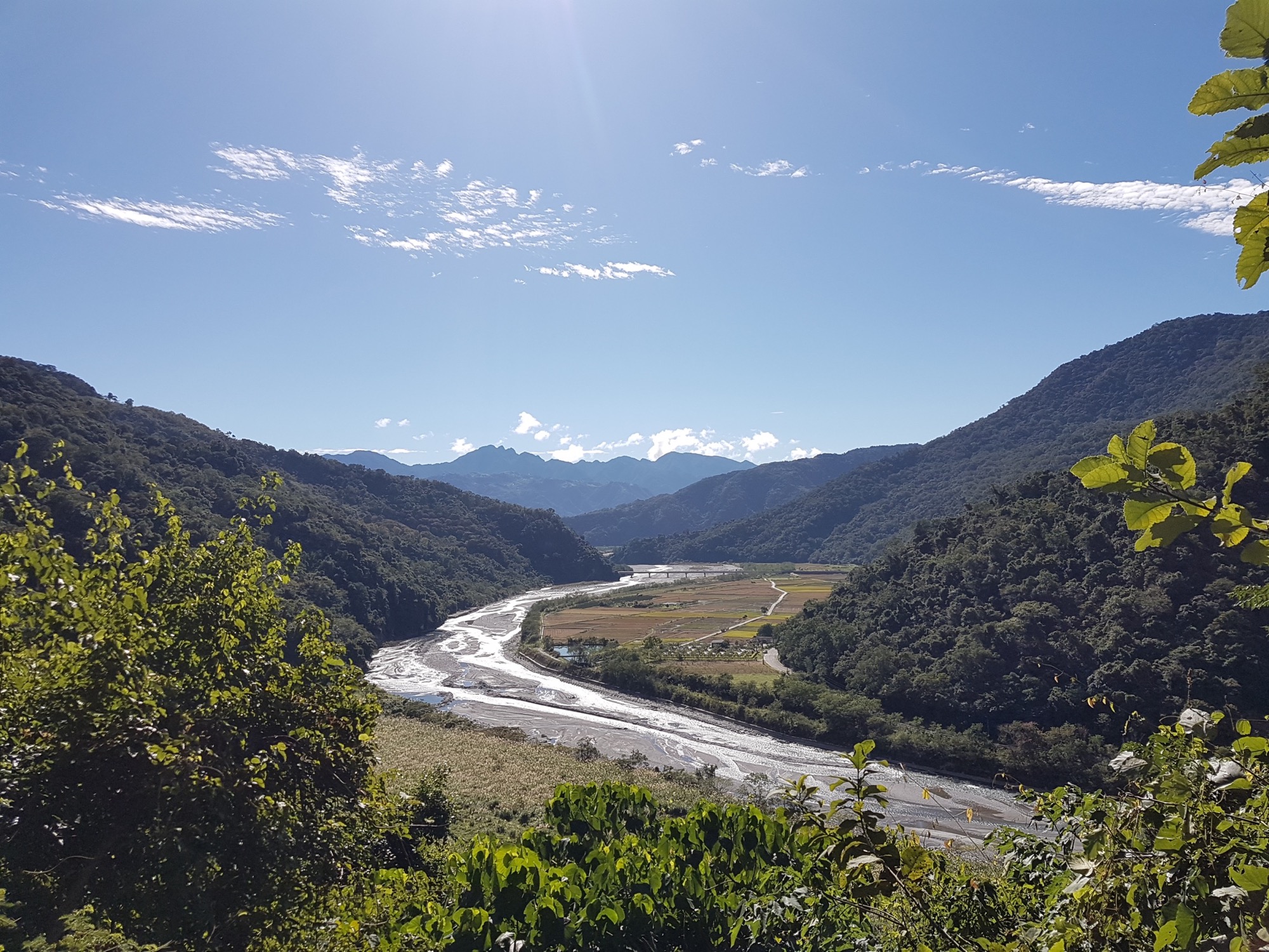 Batongguan Traversing Trail