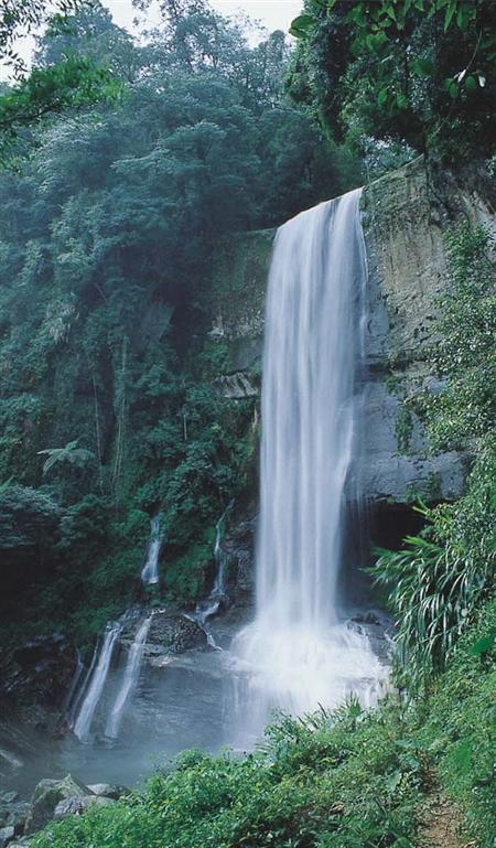 步道一景-石夢谷瀑布