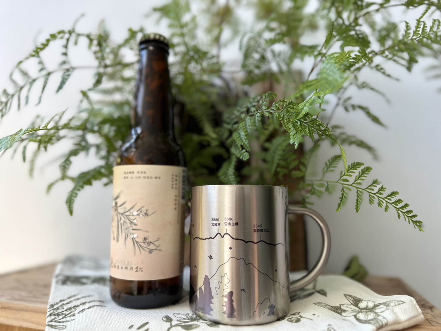 聖稜線鋼杯(啤酒僅為擺飾)