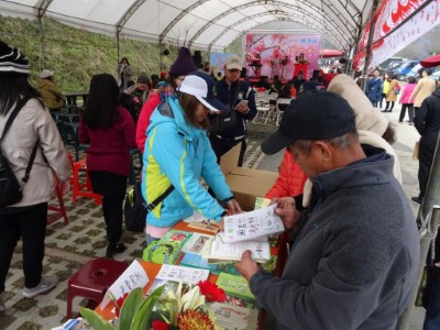 3.活動現場發放各式摺頁