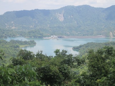 由六義山遠眺南化水庫