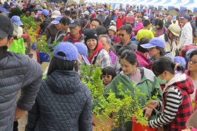 民眾踴躍領苗