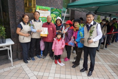 05民眾與楊副局長合影