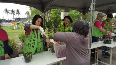 『鐵花國際森林日–守護你我的都市』贈苗活動