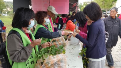 『鐵花國際森林日–守護你我的都市』贈苗活動