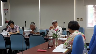 複審會議林管處邀集林業專家及國內知名攝影大師陳敏明老師、美產及設計界的學者林昶戎教授及知名畫家林勝賢老師擔任評審