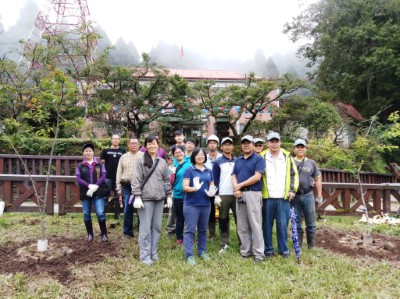 透過護樹活動讓在地居民及維護管理者一同親手愛護阿里山櫻花！