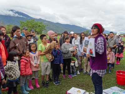 彩繪主題將由解說風趣的薛惠芳老師加以介紹，非常適合大朋友小朋友一同前來共襄盛舉、寓教於樂。