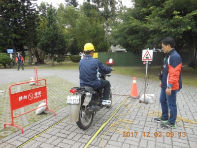 術科測驗項目：實地騎乘循環檔車1