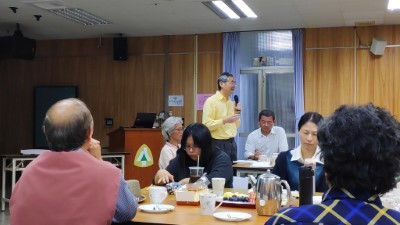 主持人-觀察家生態顧問有限公司總經理黃于玻回應來賓的提問