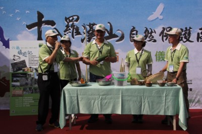 十八羅漢山解說服務團隊介紹「六龜嬉遊記」行程