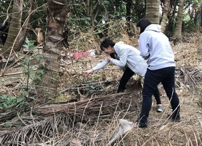 民眾野外進行移除情形