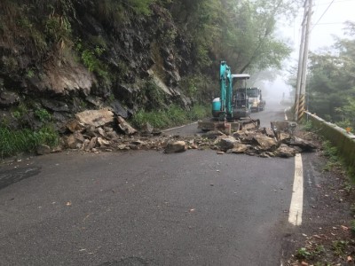 大雪山林道32.7k落石