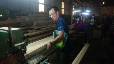 推廣國產材-臺東林管處辦理製材廠觀摩及木材加工課程