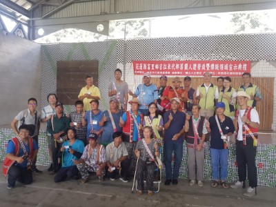 部落與合作團隊合照