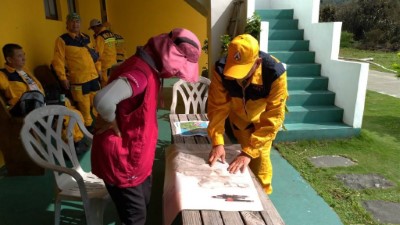綠島2530號保安林森林火災  空中及地面三維空間滅火部署 火災已控制熄滅