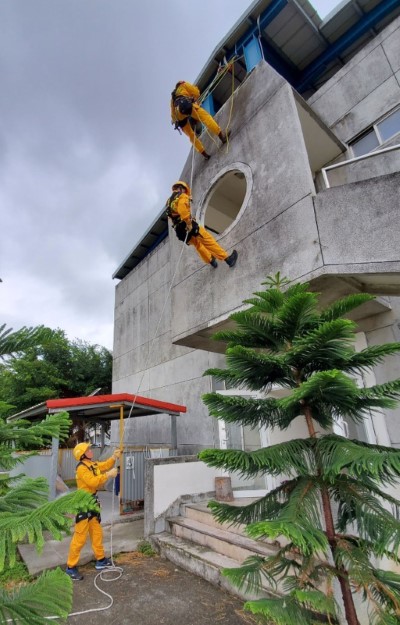 02上機前國家森林救火隊垂降操作訓練
