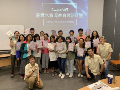 學員完成一天的初階水資源種子教師工作坊順利獲得證書