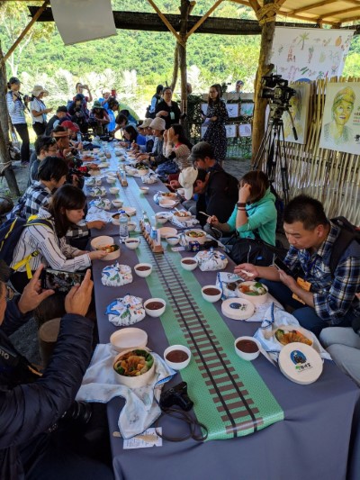 小熊便當及布農豆豆湯共餐