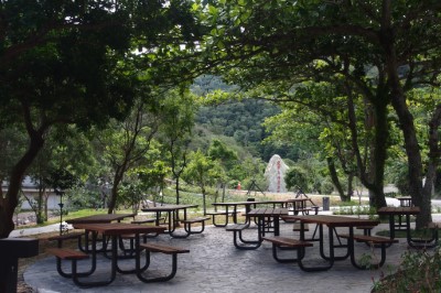 11.休憩廣場及無障礙野餐桌椅