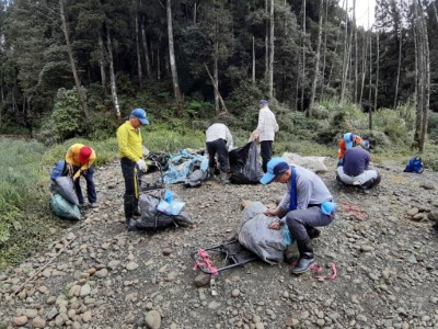 水漾淨山清出垃圾