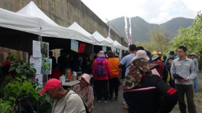 環島守護保安林 「光陽」協「歷」淨灘植樹一起來 擺攤現場