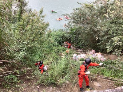 垂降清理圾垃-2