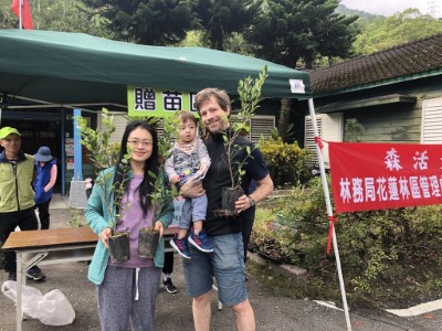 全家一起來領苗