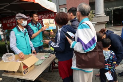 屏東林管處政風室結合贈苗活動進行廉政宣導