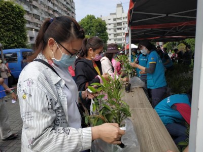 民眾踴躍領苗