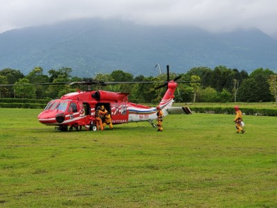 空勤總隊協助載運人員並執行空勘任務-1