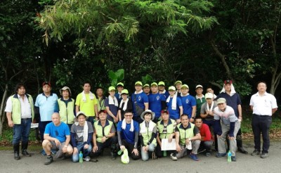 花蓮林區管理處與海巡署東部分署岸巡第一二岸巡隊岸巡隊共同完成植樹造林任務