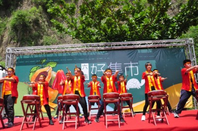 六龜國小太鼓表演「鼓韻飛揚」