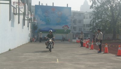 考試項目：術科測驗--騎乘機車