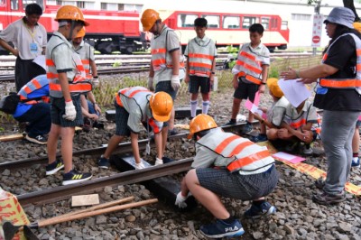 小小鐵道醫生執勤中