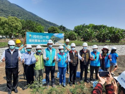 「河你在一起」植樹護樹活動合影