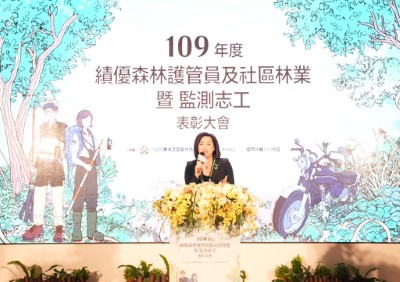 國際扶輪3523地區總監阮虔芷致詞