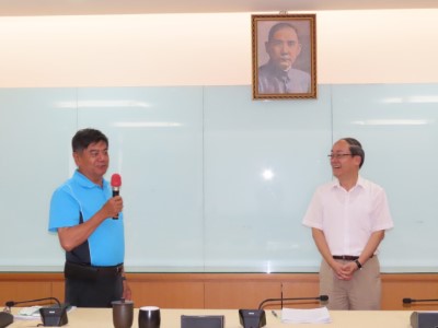 獲獎同仁官○楨感性發表近40年服務感言