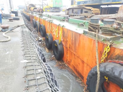 富岡漁港漂流木3