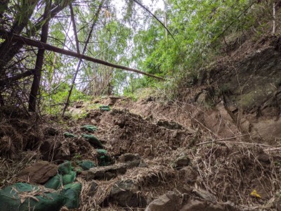 月光山步道約1.3k處土石遭水流沖刷崩塌