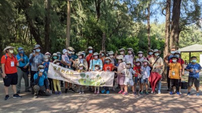 林務局嘉義林管處帶領大、小朋友化身森林護管員，在生態觀察樂趣中認識保安林功能。