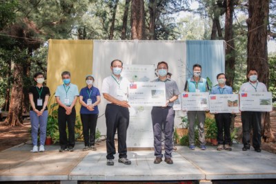 林務局副局長廖一光頒發保安林身分證，邀請民眾一同參與未來全台其他地區7場保安林活動