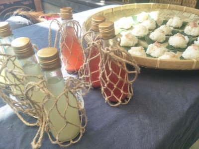 現場提供貓公部落糯米釀品嚐