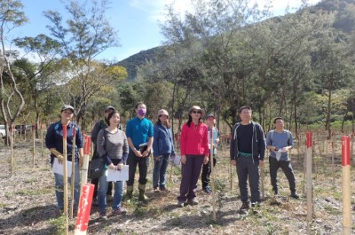 屏東林區管理處處長楊瑞芬與地球公民基金會瞭解永續經營狀況