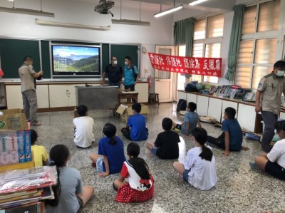 射寮分校主任介紹工作站主任以及同仁