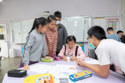 小組一起討論劇情-嘉義縣太平國小