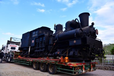 SL-28放至拖板車上