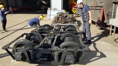 修復中的林田山機關車