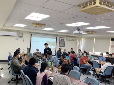 介紹與會各機關單位代表