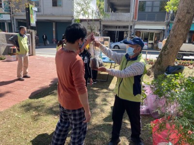 玉里工作站植樹贈苗